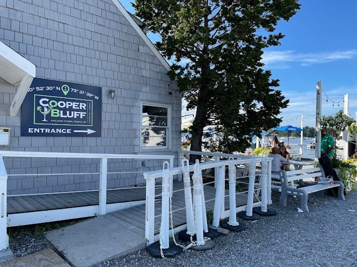 Cooper Bluff - Waterfront Bar